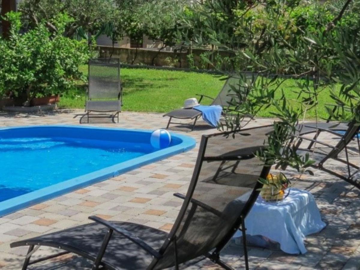 Fabulous Holiday Home In Pako Tane With Swimming Pool Pakoštane Cameră foto